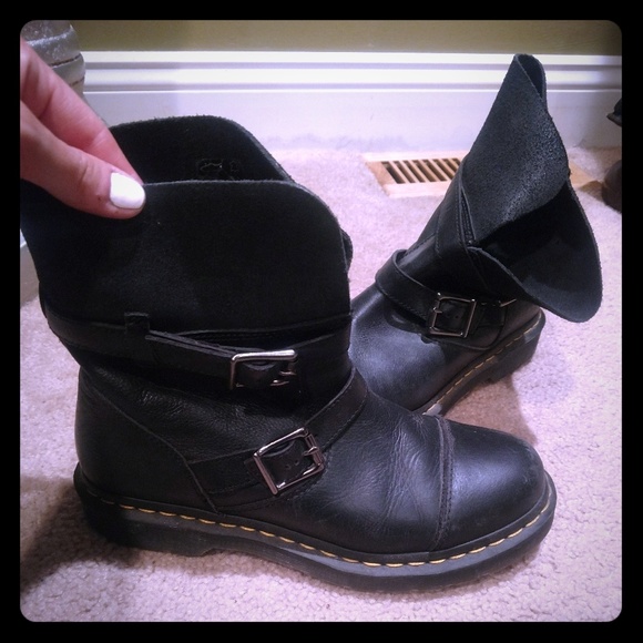 Dr. Martens Shoes - Women's Doc Marten Kristy's US size 9.